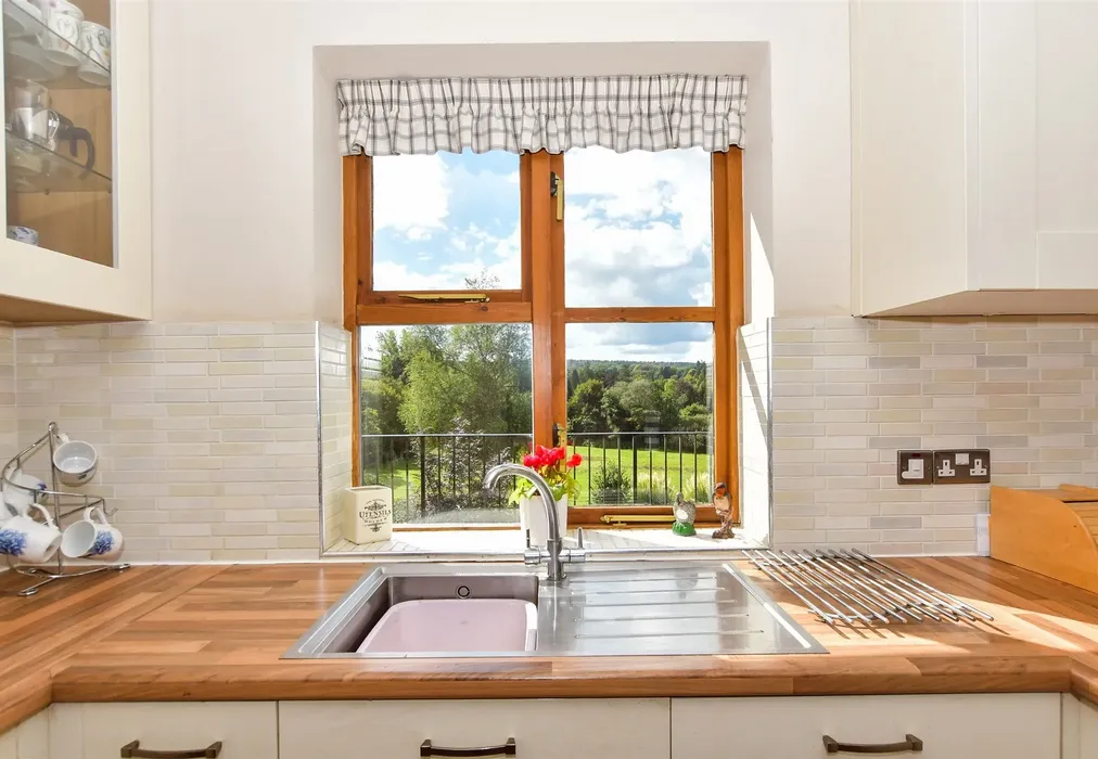 Internal Lifestyle Photograph - Parrock Lane, Colemans Hatch, East Sussex - Wards of Kent