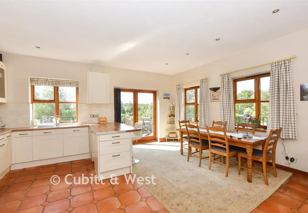 Kitchen/Dining Room - Parrock Lane, Colemans Hatch, East Sussex - Wards of Kent