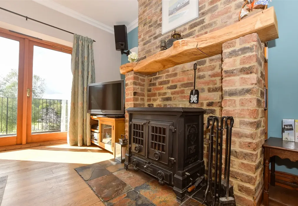 Internal Lifestyle Photograph - Parrock Lane, Colemans Hatch, East Sussex - Wards of Kent