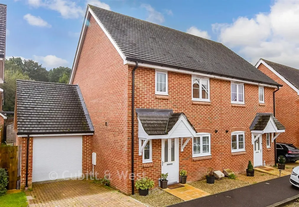Front Web - Field End, Billingshurst, West Sussex - Wards of Kent