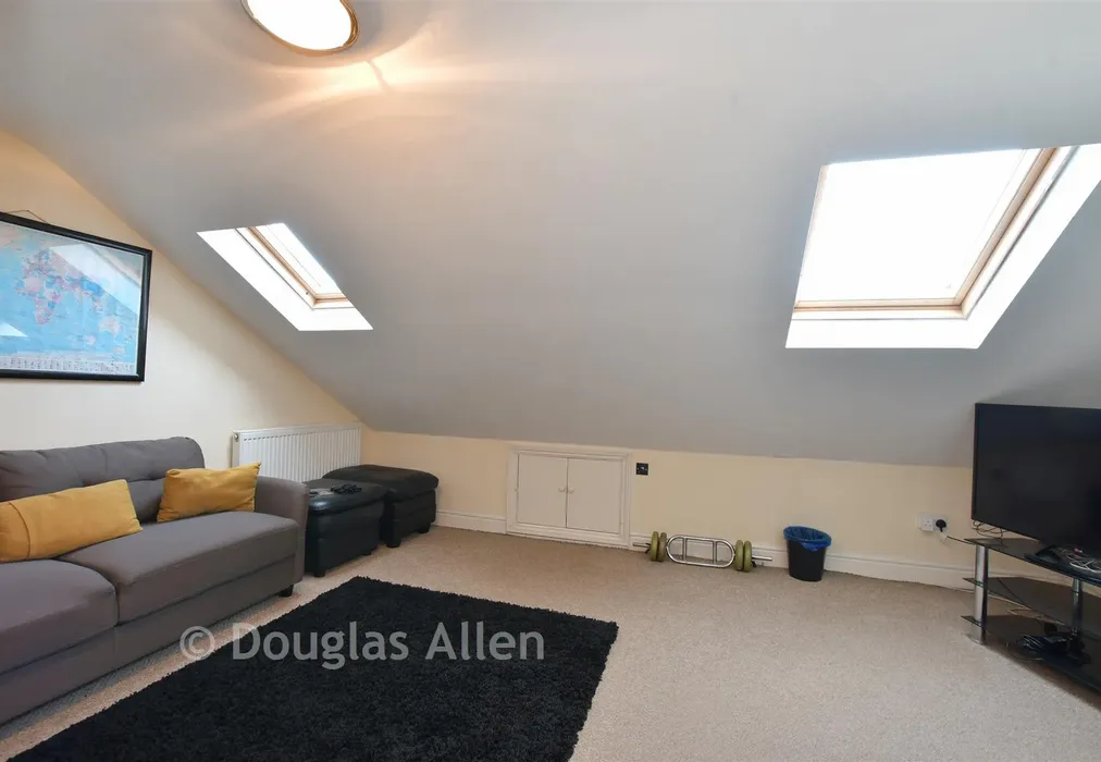 Bedroom 2 - Calderon Road, Leytonstone - Wards of Kent
