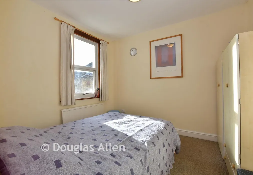 Bedroom 2 - Calderon Road, Leytonstone - Wards of Kent