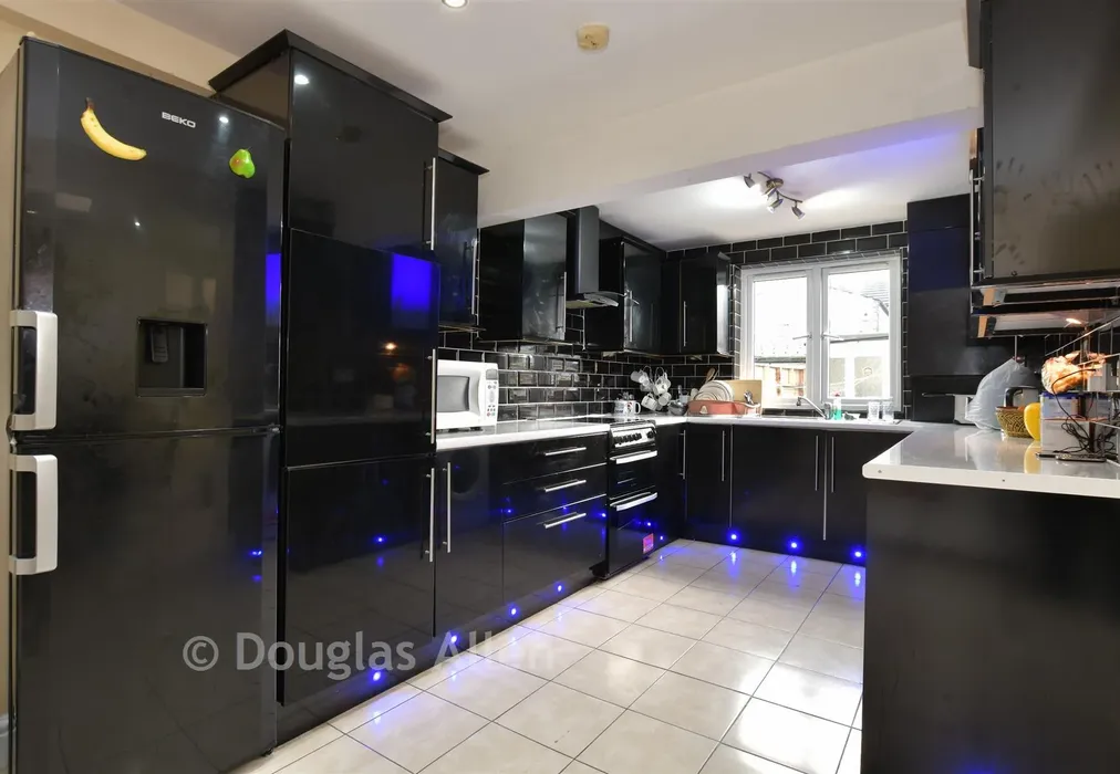 Kitchen - Calderon Road, Leytonstone - Wards of Kent