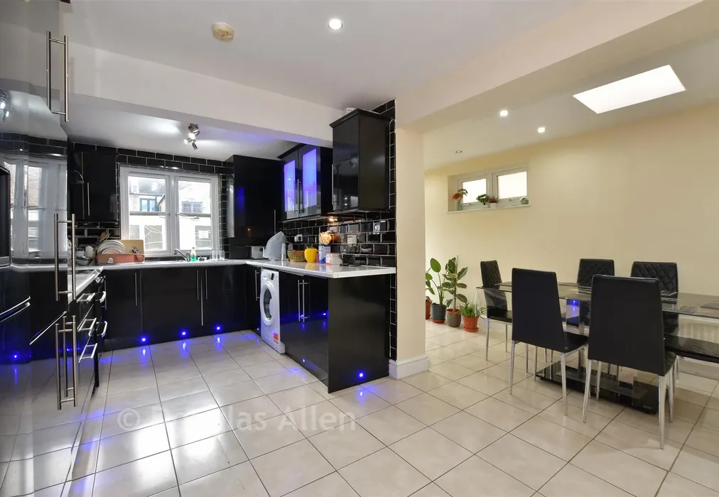 Kitchen - Calderon Road, Leytonstone - Wards of Kent