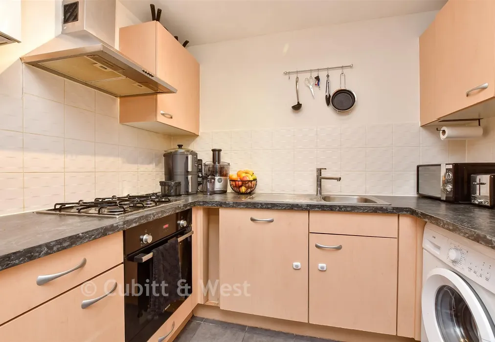 Kitchen - Park View Road, Leatherhead, Surrey - Wards of Kent