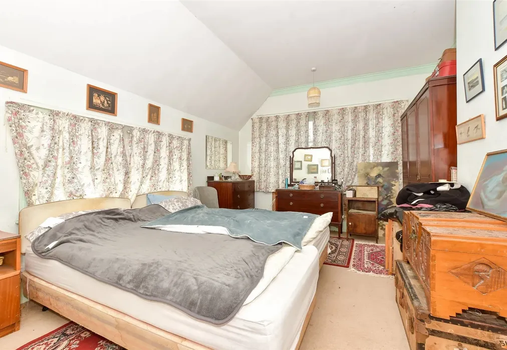 Bedroom 2 - Eastern Esplanade, Cliftonville, Margate, Kent - Wards of Kent