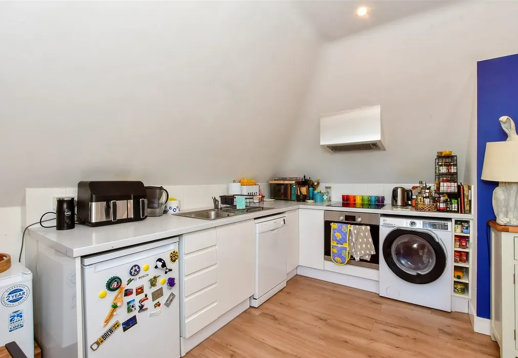 Kitchen - Cheriton Road, Folkestone, Kent - Wards of Kent