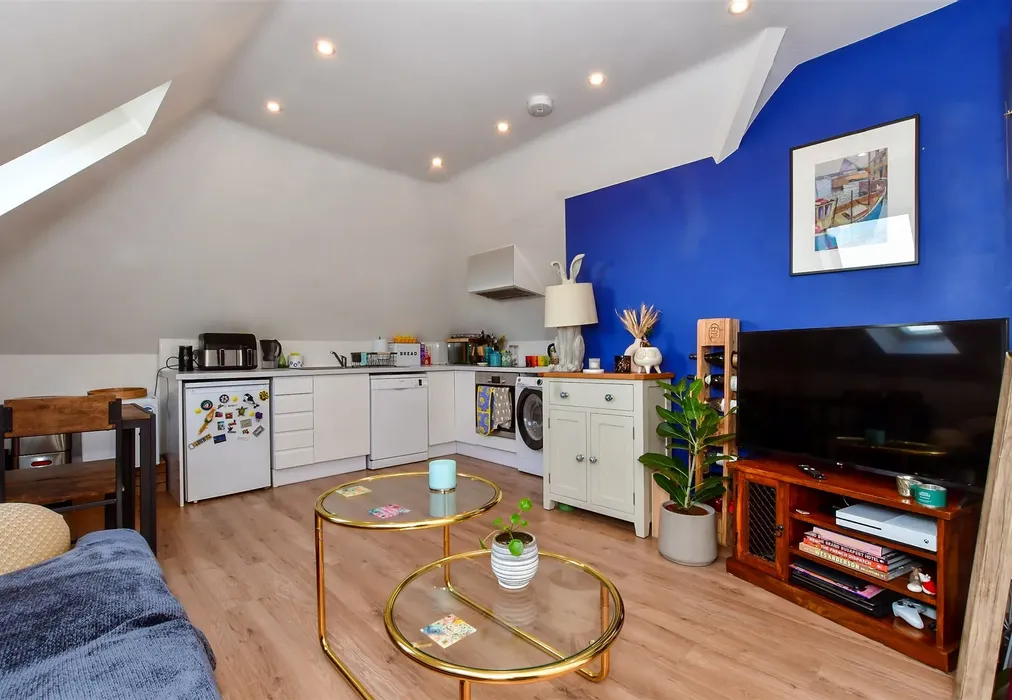 Lounge - Cheriton Road, Folkestone, Kent - Wards of Kent