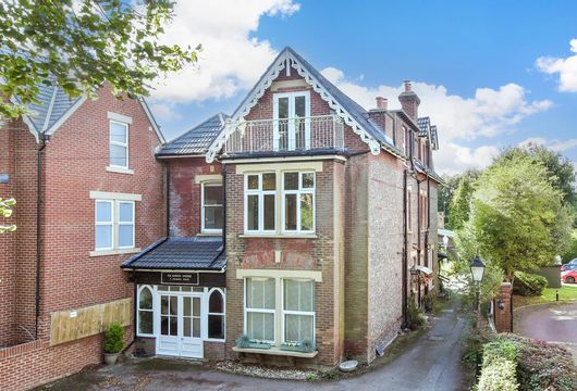 Avenue Road, Banstead, Surrey - Wards of Kent