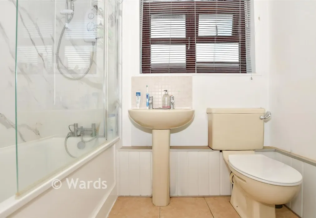 Bathroom - May Street, Snodland, Kent - Wards of Kent