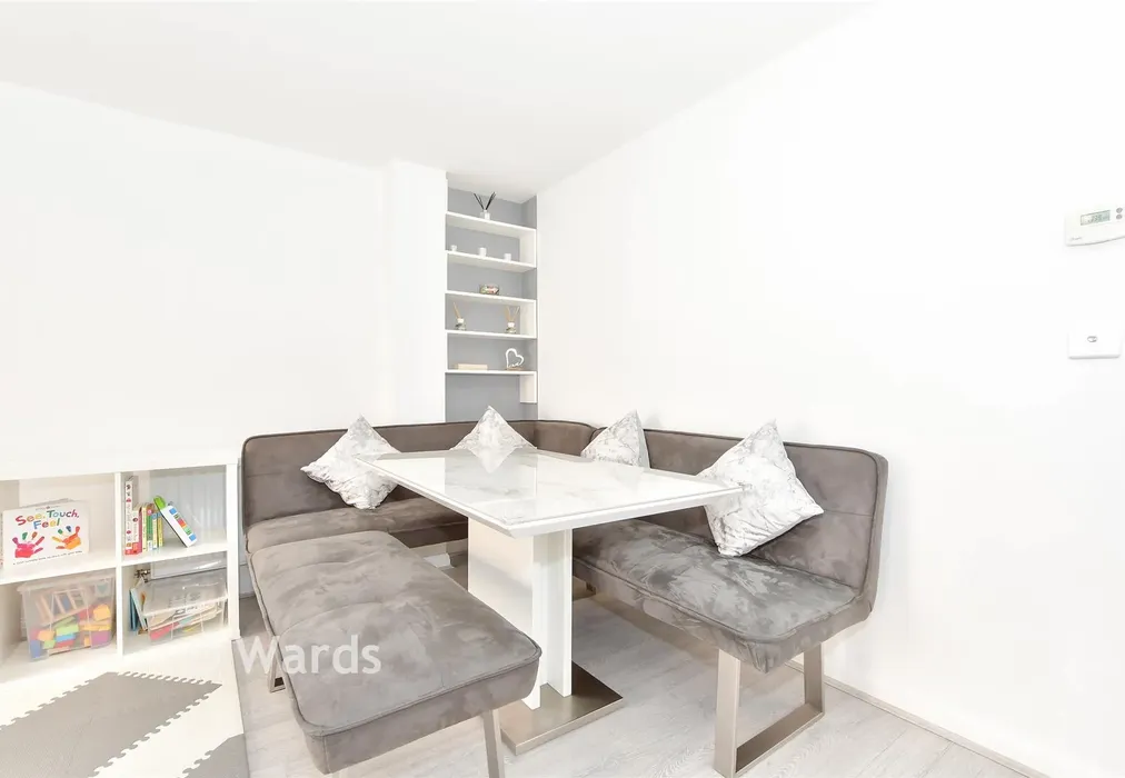 Lounge - Oaken Wood Drive, Maidstone, Kent - Wards of Kent
