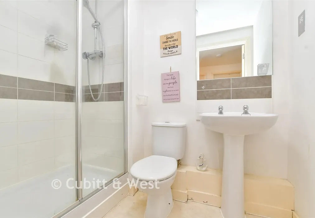 Shower Room - Park View Road, Leatherhead, Surrey - Wards of Kent