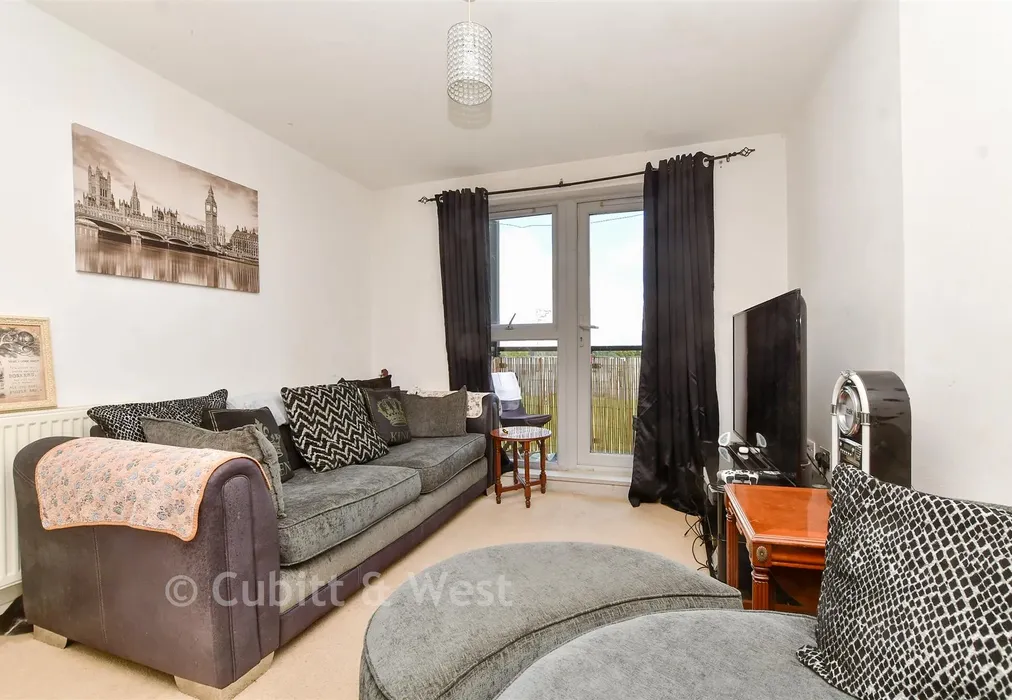 Living Room - Park View Road, Leatherhead, Surrey - Wards of Kent