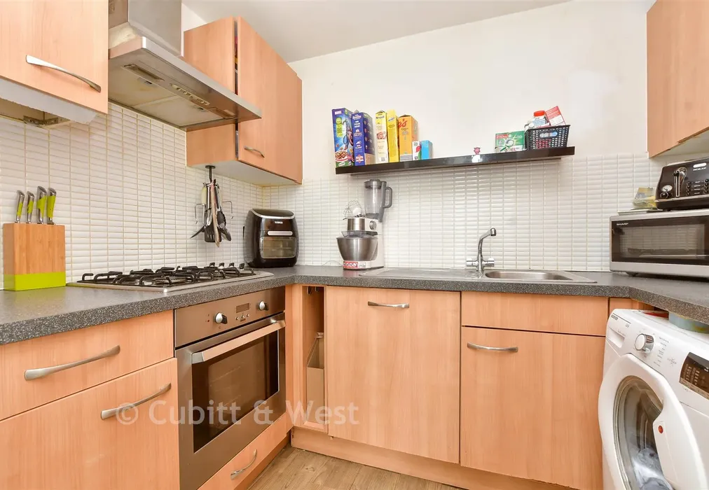 Kitchen - Park View Road, Leatherhead, Surrey - Wards of Kent