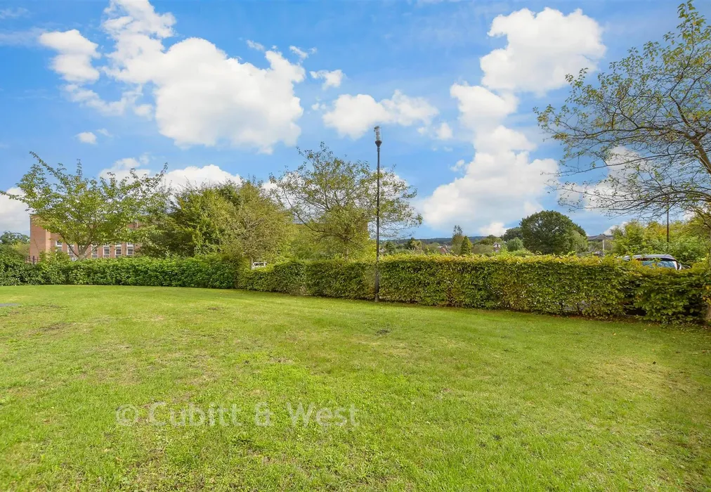 Communal Gardens - Park View Road, Leatherhead, Surrey - Wards of Kent