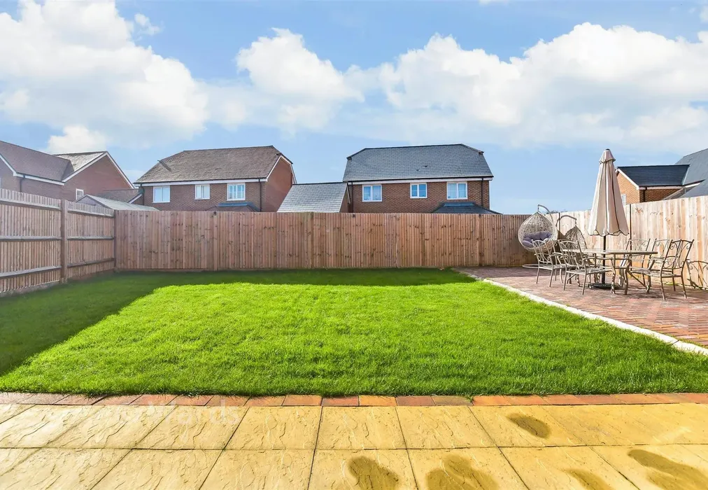 Rear Garden - Ellis Field, Otham, Maidstone, Kent - Wards of Kent