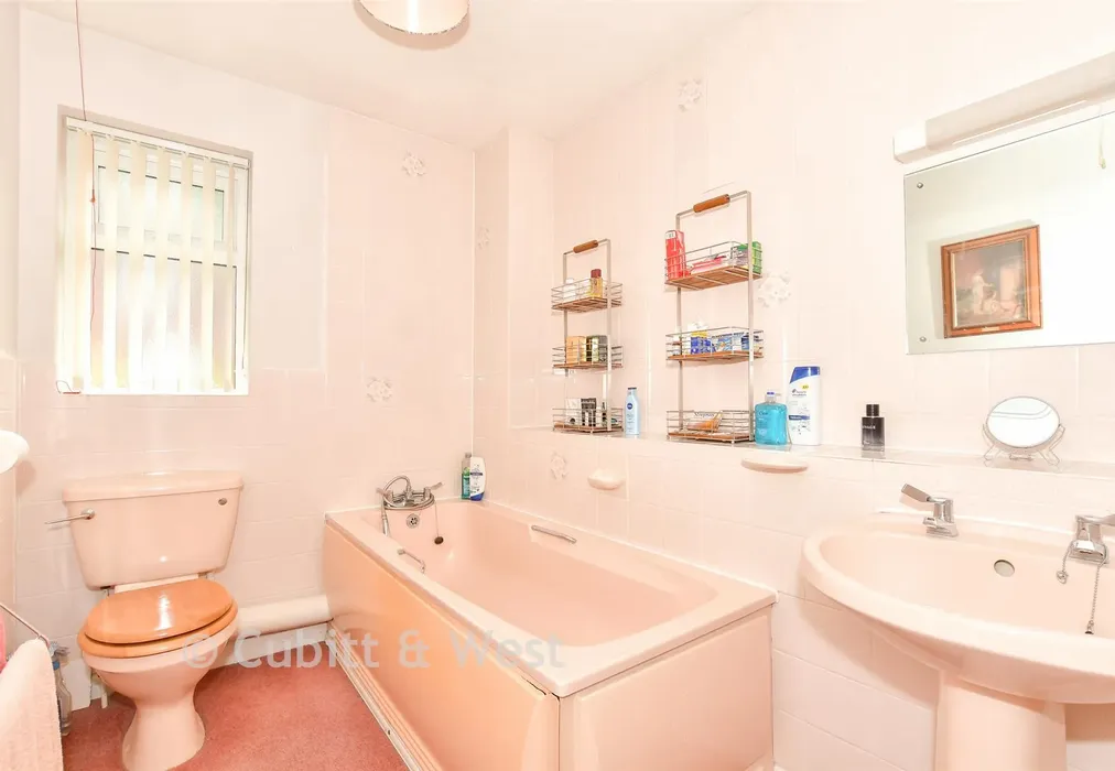 Bathroom - Elm Way, Heathfield, East Sussex - Wards of Kent