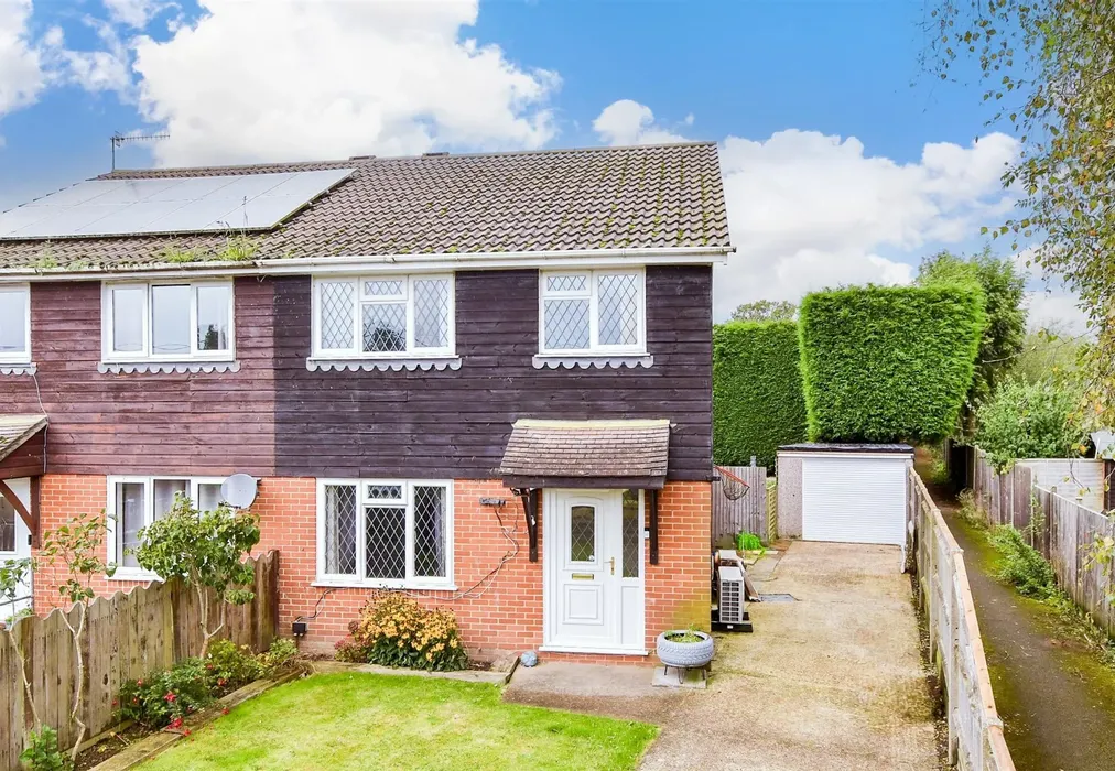 Front (Web) - Woodside Road, Beare Green, Dorking, Surrey - Wards of Kent