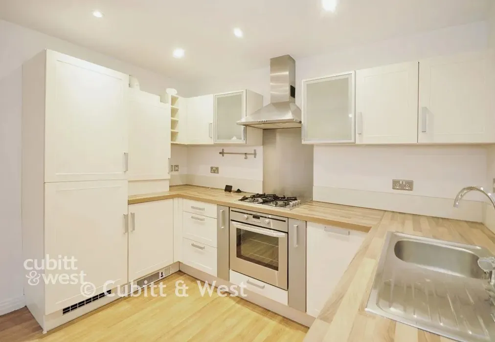 Kitchen - Brighton Road, Redhill, Surrey - Wards of Kent