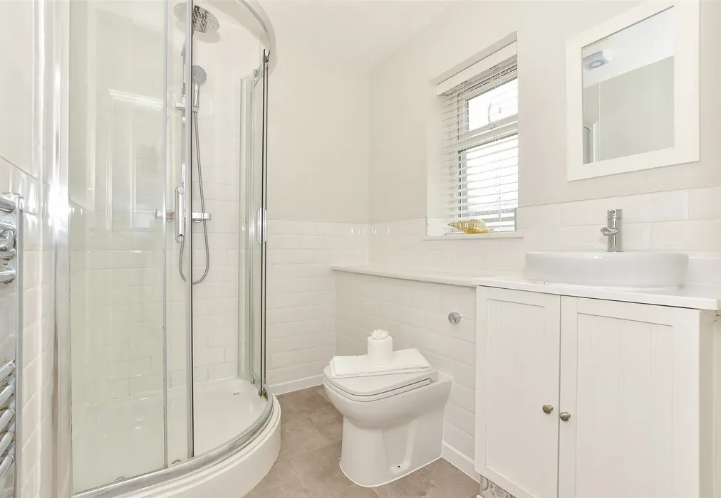 Shower Room - Fort Warden Road, Totland Bay, Isle of Wight - Wards of Kent