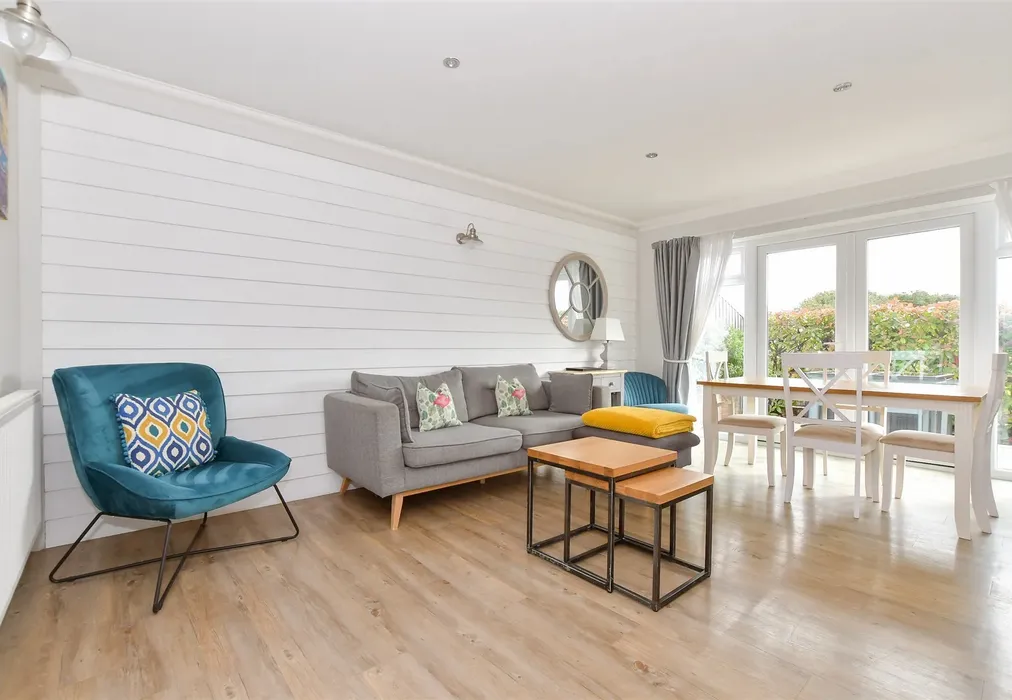 Lounge/ Dining Area - Fort Warden Road, Totland Bay, Isle of Wight - Wards of Kent