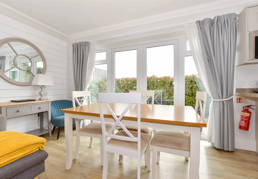 Lounge/ Dining Area - Fort Warden Road, Totland Bay, Isle of Wight - Wards of Kent