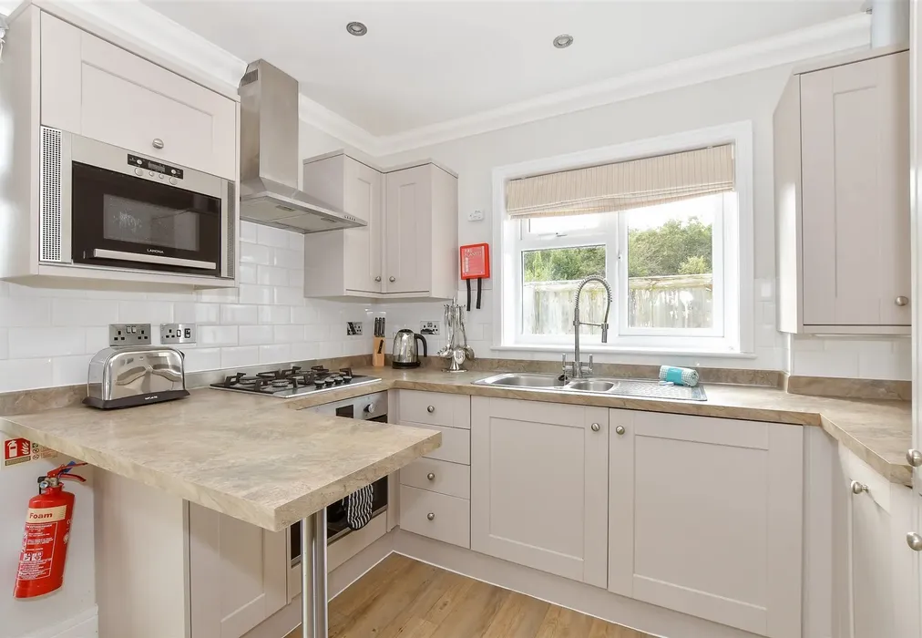 Kitchen - Fort Warden Road, Totland Bay, Isle of Wight - Wards of Kent