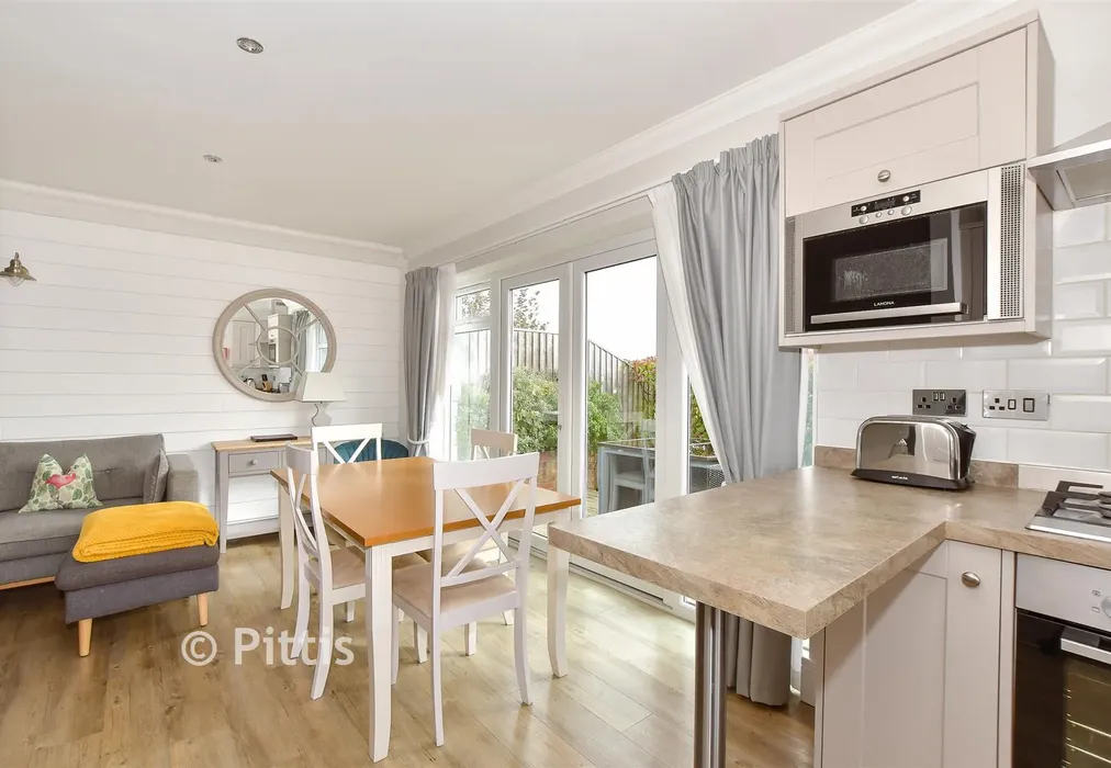 Lounge/ Dining Area - Fort Warden Road, Totland Bay, Isle of Wight - Wards of Kent