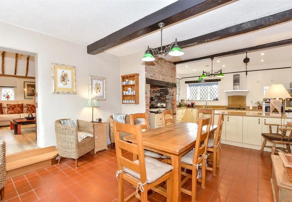 Kitchen/Breakfast Room - Smugglers Walk, Goring-By-Sea, Worthing, West Sussex - Wards of Kent