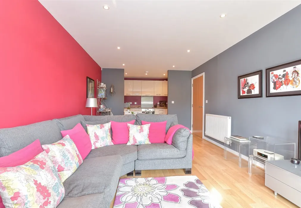 Lounge/Diner - Westwood Drive, Canterbury, Kent - Wards of Kent