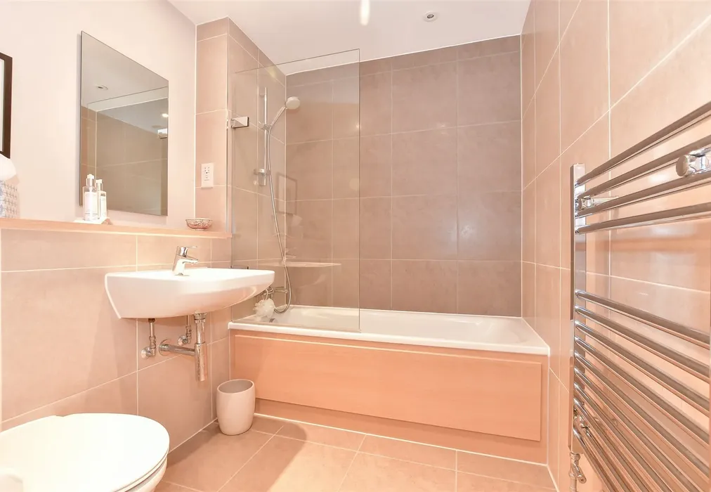 Bathroom - Westwood Drive, Canterbury, Kent - Wards of Kent