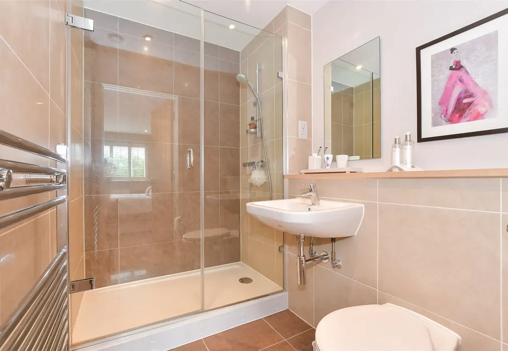 En Suite Shower Room - Westwood Drive, Canterbury, Kent - Wards of Kent