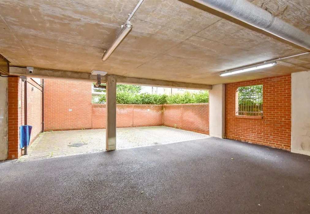 Garage - Westwood Drive, Canterbury, Kent - Wards of Kent