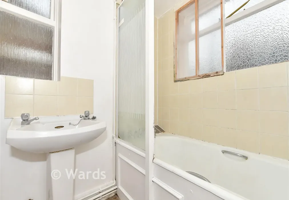 Bathroom - St. Paul's Terrace, Canterbury, Kent - Wards of Kent