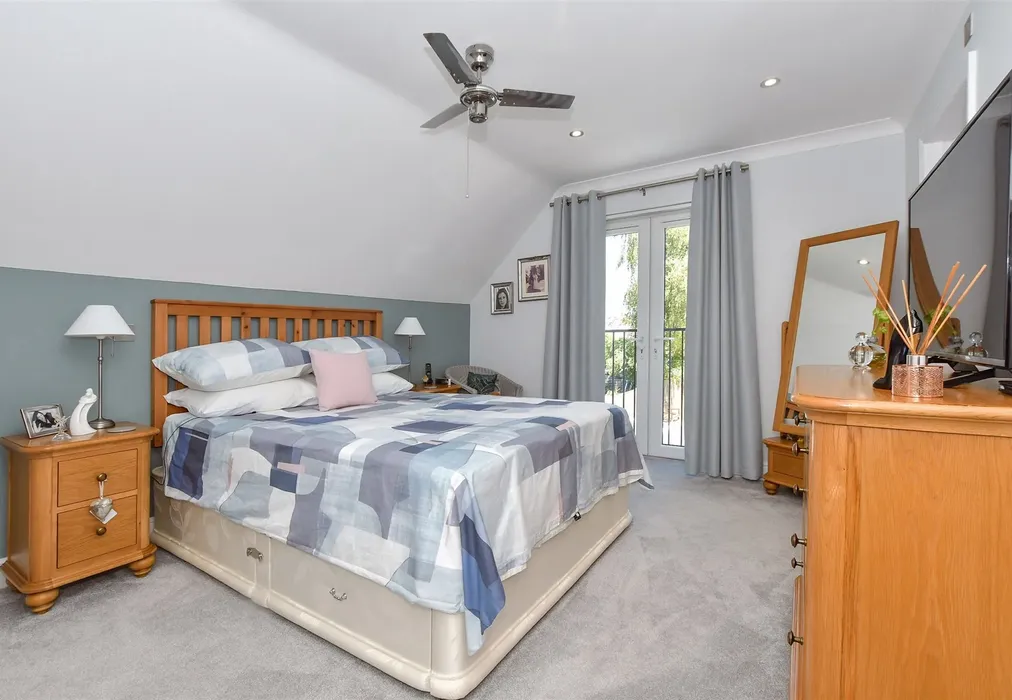 Bedroom 1 - Poplar Road, Wittersham, Tenterden, Kent - Wards of Kent