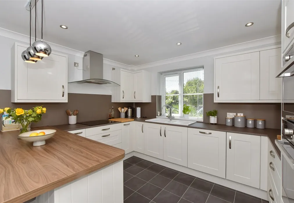 Kitchen - Poplar Road, Wittersham, Tenterden, Kent - Wards of Kent