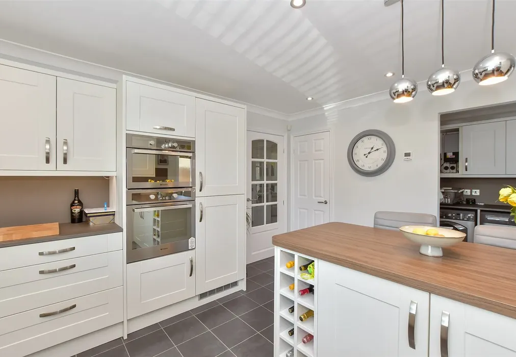 Kitchen - Poplar Road, Wittersham, Tenterden, Kent - Wards of Kent