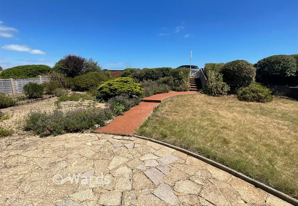 Front Garden - Coast Road, Littlestone, New Romney, Kent - Wards of Kent