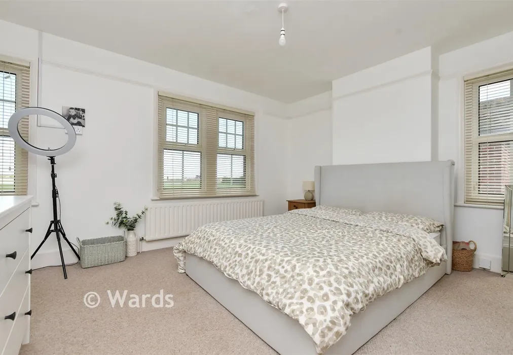 Bedroom 1 - Dover Road, Sandwich, Kent - Wards of Kent