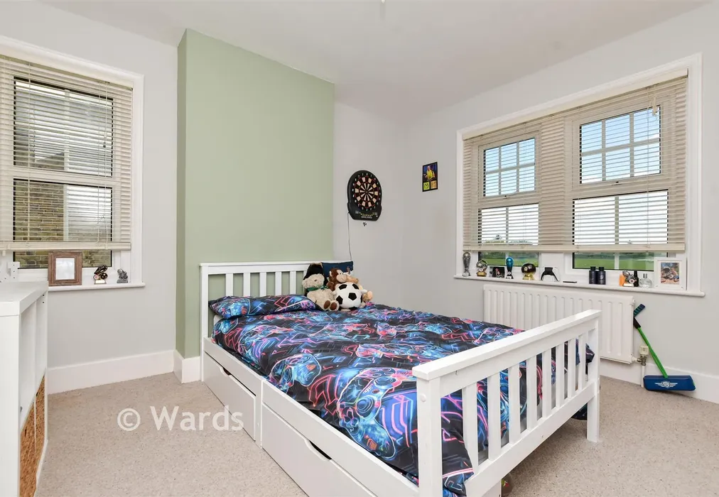 Bedroom 2 - Dover Road, Sandwich, Kent - Wards of Kent