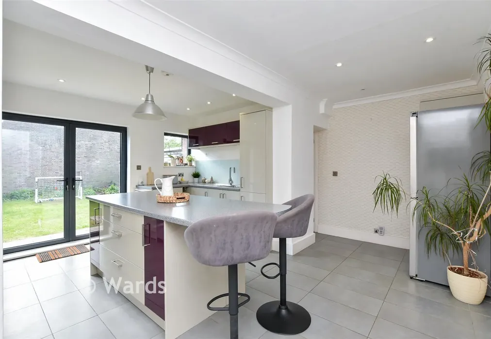Kitchen - Dover Road, Sandwich, Kent - Wards of Kent