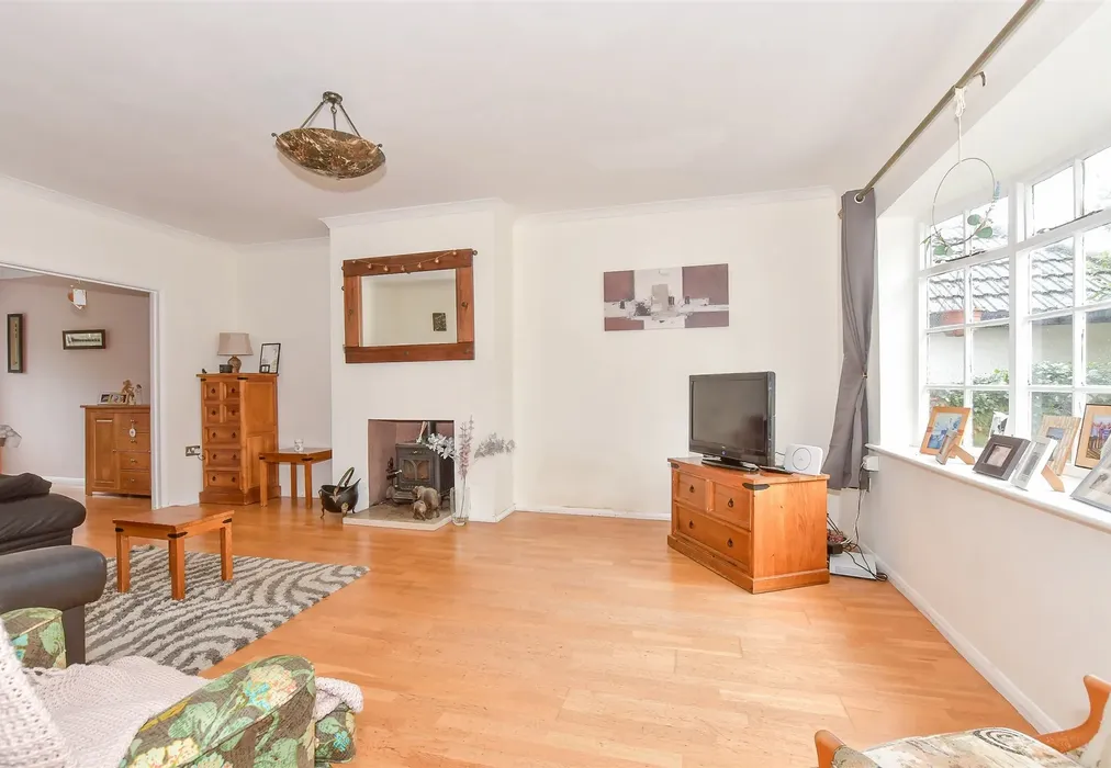 Lounge - Dargate Road, Yorkletts, Whitstable, Kent - Wards of Kent