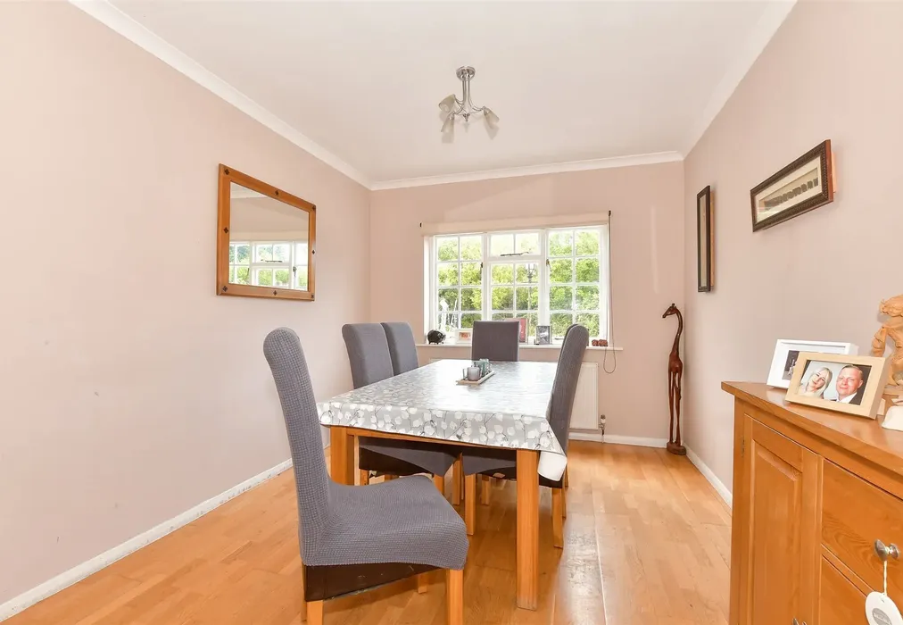 Dining Room - Dargate Road, Yorkletts, Whitstable, Kent - Wards of Kent