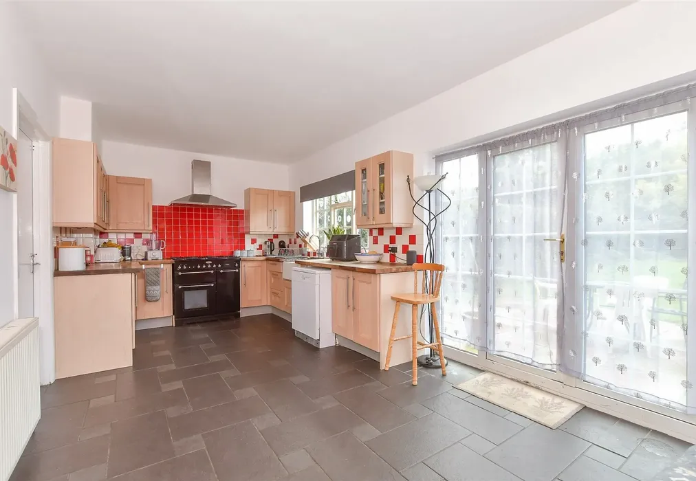 Kitchen/Breakfast Room - Dargate Road, Yorkletts, Whitstable, Kent - Wards of Kent