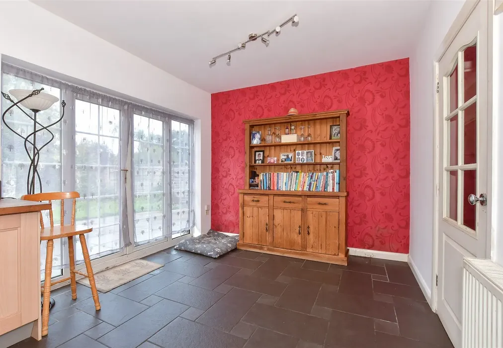 Kitchen/Breakfast Room - Dargate Road, Yorkletts, Whitstable, Kent - Wards of Kent