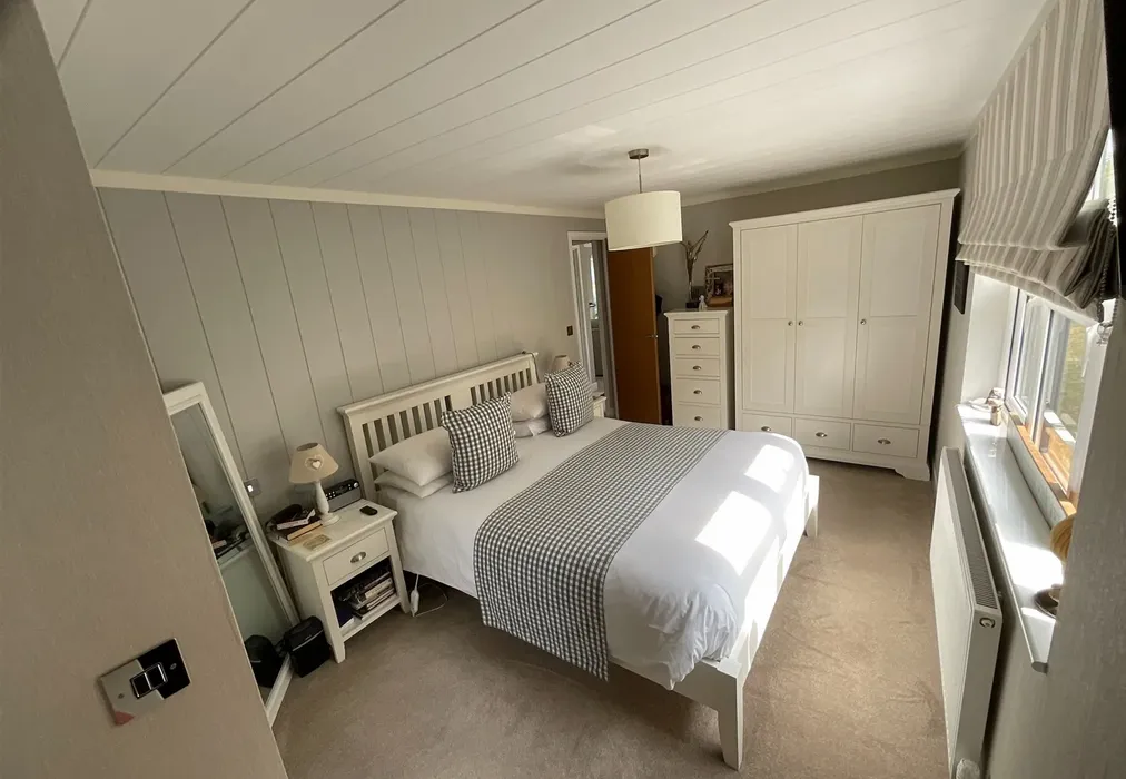 Bedroom 1 - Monkton Street, Monkton, Ramsgate, Kent - Wards of Kent