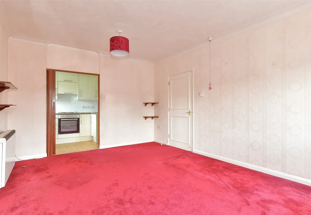 Lounge - High Street, Chatham, Kent - Wards of Kent