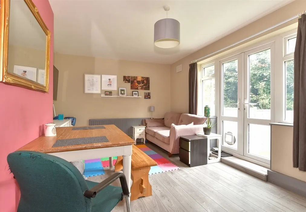 Lounge - Cordelia Crescent, Rochester, Kent - Wards of Kent