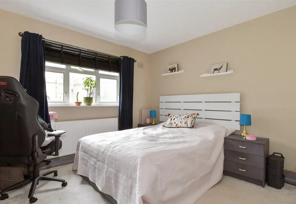 Bedroom 1 - Cordelia Crescent, Rochester, Kent - Wards of Kent