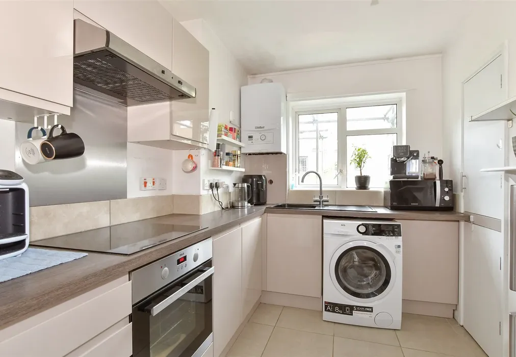 Kitchen - Cordelia Crescent, Rochester, Kent - Wards of Kent
